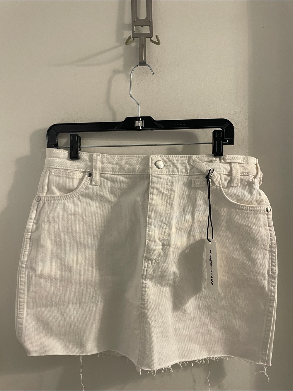 NWT WRANGLER + STAUD SIZE 29 THE MINI SKIRT WHITE COTTON BLEND SKIRT